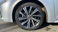 Toyota Corolla 2.0 VVT-i Hybrid Design 5dr CVT Hybrid Estate